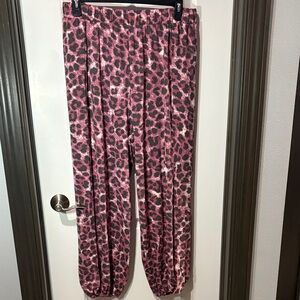Zenana Outfitters Pink Leopard Print Joggers